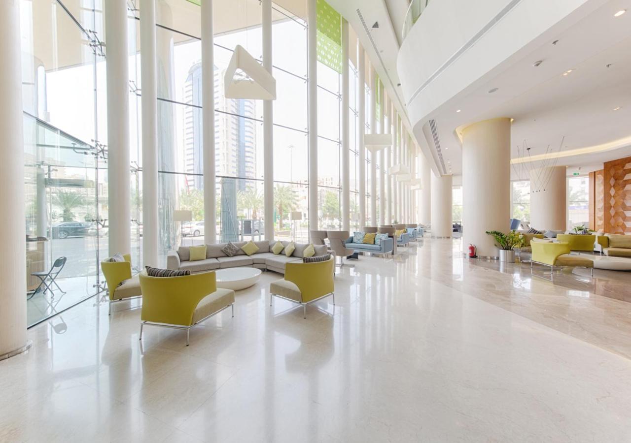 Holiday Suites Al Azizia Mecca ภายนอก รูปภาพ The lobby of the hotel